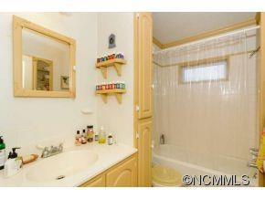 146 Murdock Ave - Photo 10