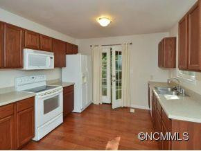224 BEVERLY ROAD - Photo 4