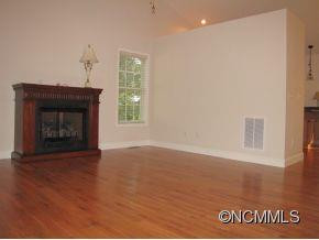 196 HAGUE DR - Photo 5