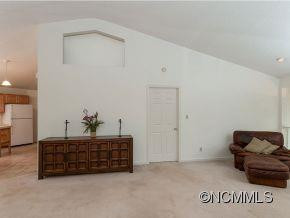 11 Chestnut Lodge Road - Photo 8