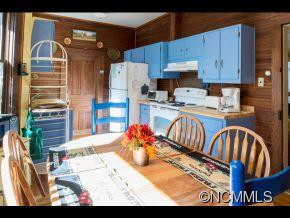 140 Woodland Road - Photo 10