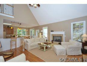 305 Jennifer Lane - Photo 3