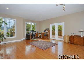 305 Jennifer Lane - Photo 7