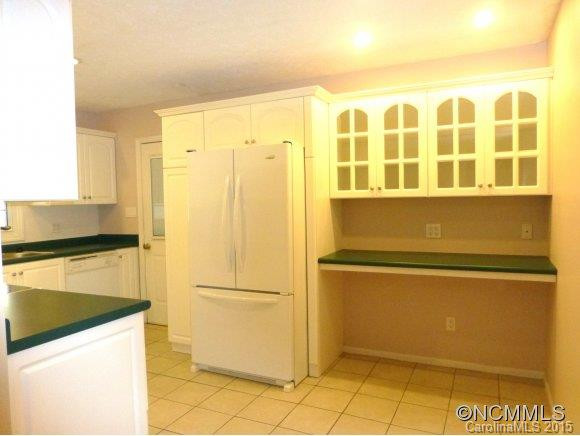 11 Southwicke Pl. - Photo 3