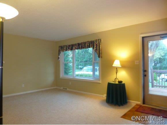 11 Southwicke Pl. - Photo 6
