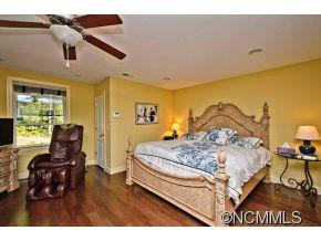 32 Trafalgar Circle - Photo 11
