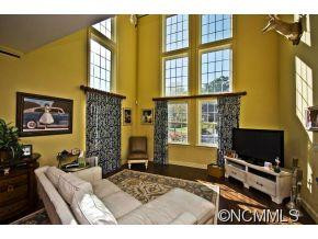 32 Trafalgar Circle - Photo 3
