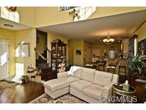 32 Trafalgar Circle - Photo 4