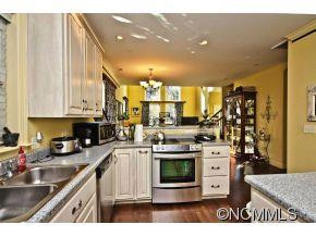 32 Trafalgar Circle - Photo 6