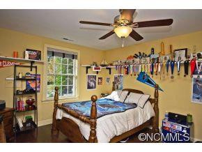 32 Trafalgar Circle - Photo 10