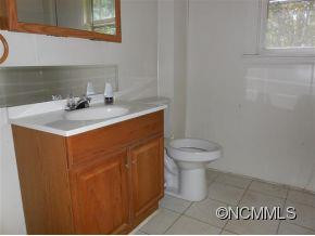 1670 Queentown Road - Photo 8