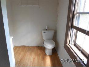 1670 Queentown Road - Photo 9