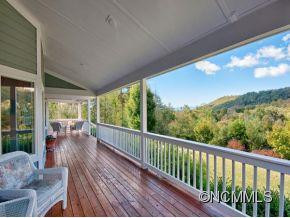 7 BIRKDALE DR. - Photo 2