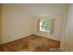186 Haywood Knolls Drive - Photo 11