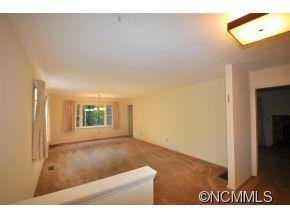 186 Haywood Knolls Drive - Photo 3