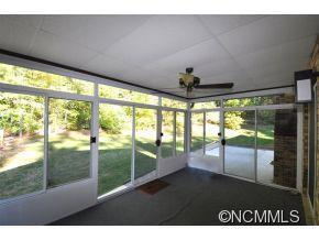 186 Haywood Knolls Drive - Photo 8
