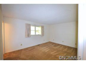 186 Haywood Knolls Drive - Photo 9