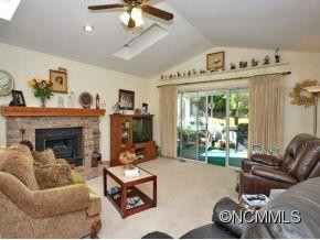 518 Belvidere Court - Photo 2