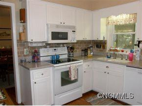 154 Oak Terrace - Photo 9