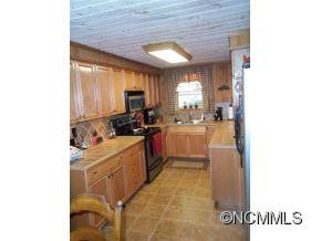 141 Oakridge Court (702) - Photo 11