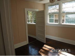 1116 N MAIN ST - Photo 6