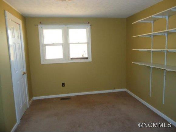 712 HOYLES ORCHARD RD - Photo 6