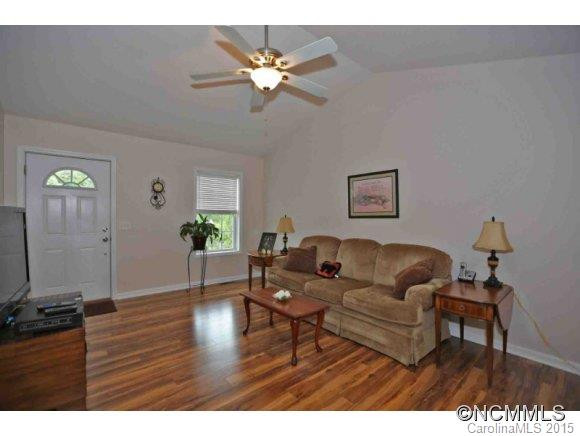 102 Village Street - Photo 4