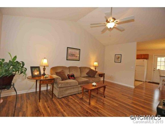 102 Village Street - Photo 5
