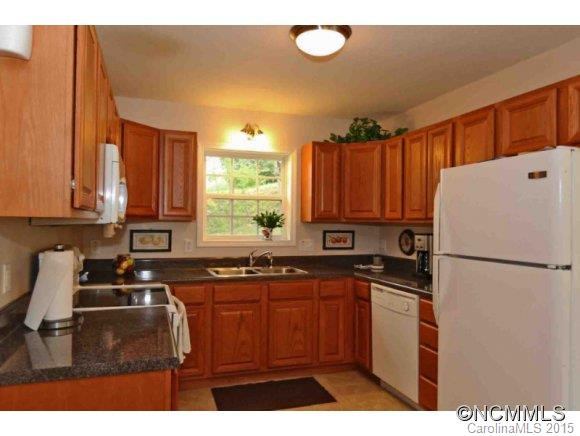 102 Village Street - Photo 6