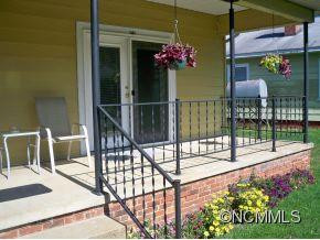 141 Edwards Avenue - Photo 2