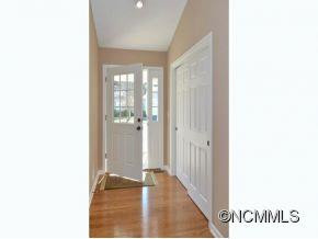 137 Charlestown Drive - Photo 2