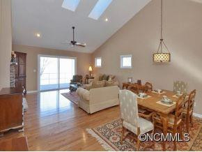 137 Charlestown Drive - Photo 3