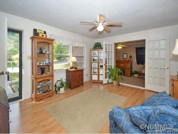 26 SUNSET DRIVE - Photo 3