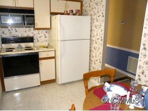 1601 Abbey Circle - Photo 3