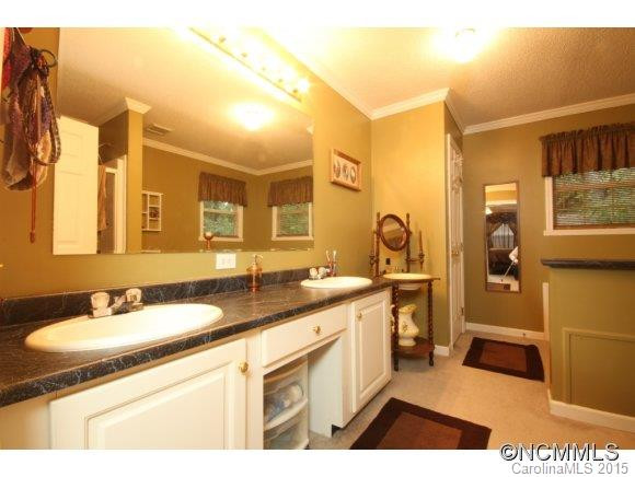27 Woodscape Drive - Photo 7