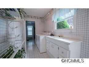 260 Hawksnest Drive - Photo 17