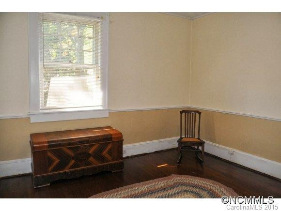 1905 LAUREL PARK HWY - Photo 14