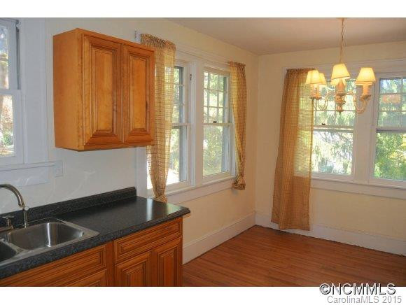 1905 LAUREL PARK HWY - Photo 17