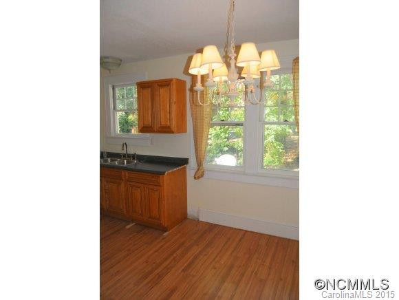 1905 LAUREL PARK HWY - Photo 18