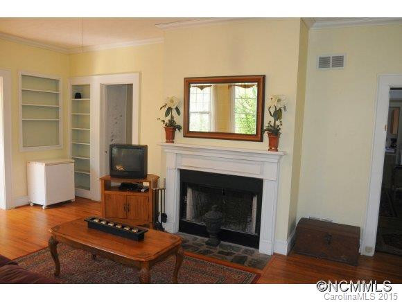 1905 LAUREL PARK HWY - Photo 3