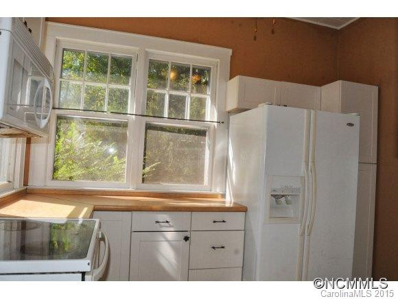 1905 LAUREL PARK HWY - Photo 6