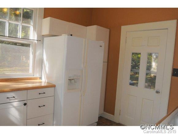 1905 LAUREL PARK HWY - Photo 7