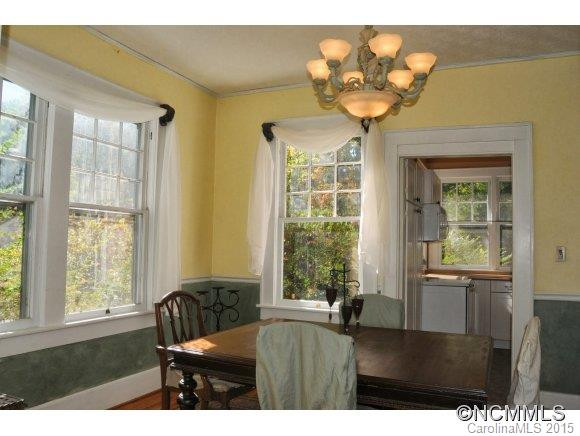 1905 LAUREL PARK HWY - Photo 8