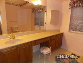 7 Bay Hill Court - Photo 8