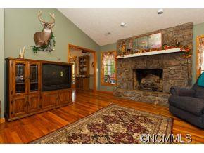 102 Littlefield Drive - Photo 4