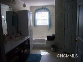 16 England Woods Dr. - Photo 5