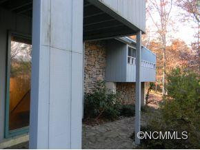 33 Twin Hills Drive - Photo 2