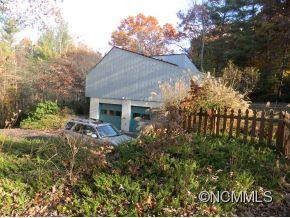 33 Twin Hills Drive - Photo 3