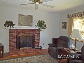 309 Wayside Lane - Photo 3