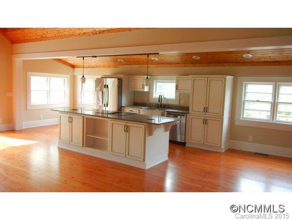1005 White Pine Drive - Photo 4